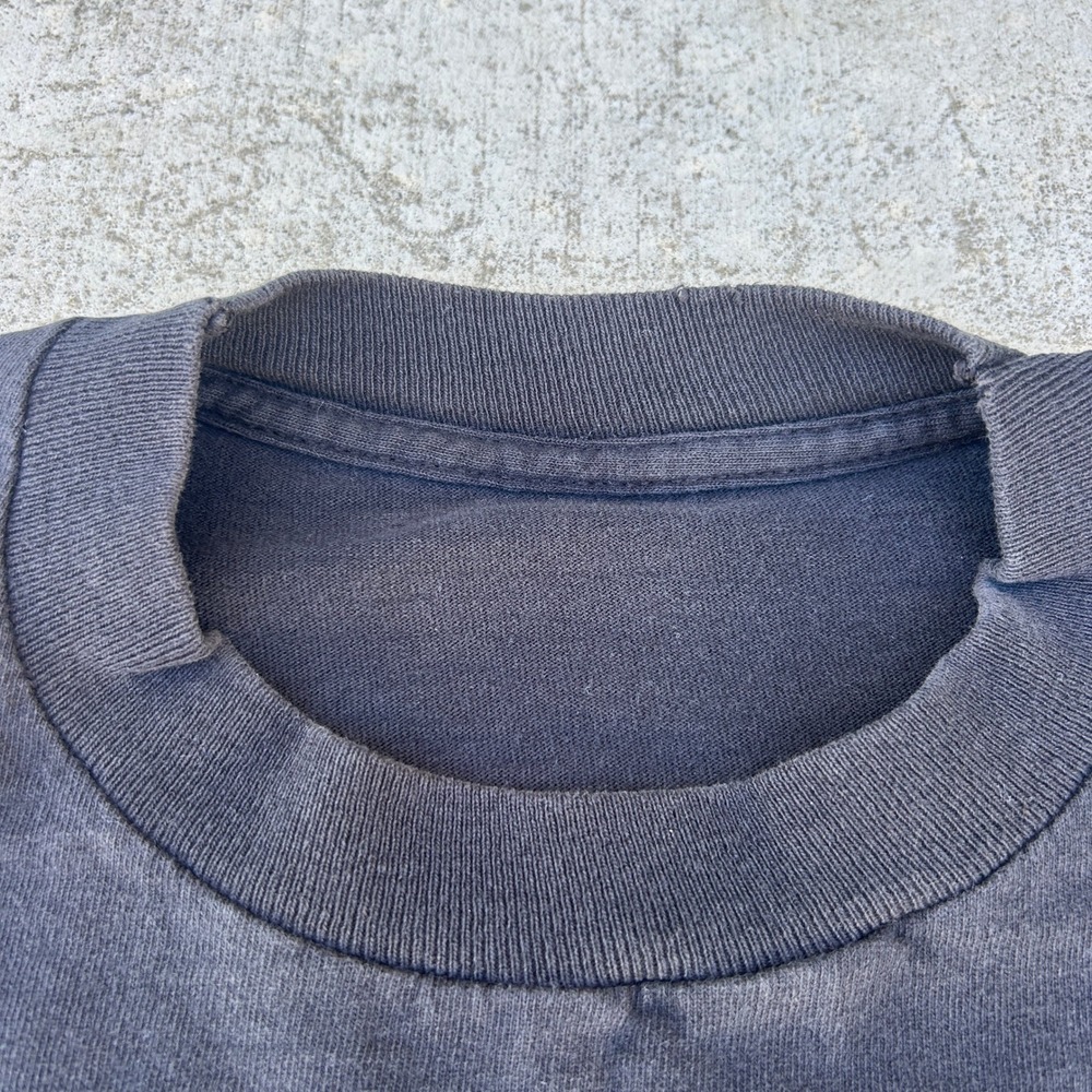 Vintage Marlboro Adventure Team Snake Pass T Shirt XL Faded Black 90s Pocket Tee - Picture 7 of 8